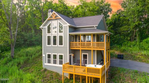 2123 Megan Ridge Dr, Sevierville, TN, 37876-2093 | Card Image