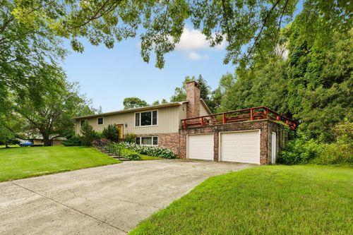 200 Half Moon Road, Wells, MN, 56097 | Card Image