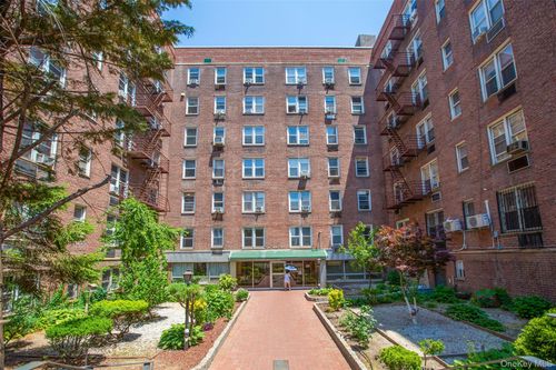 402-43-43 Kissena Blvd, Flushing, NY, 11355-2916 | Card Image