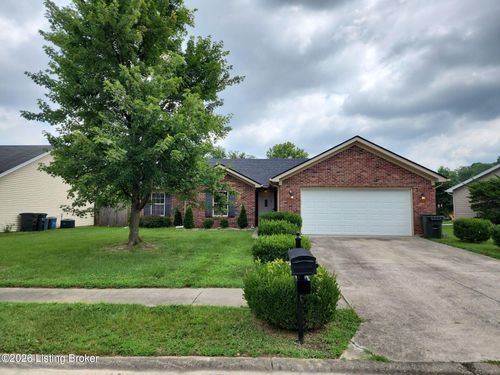 405 Parker Pl, Jeffersonville, IN, 47130-8692 | Card Image
