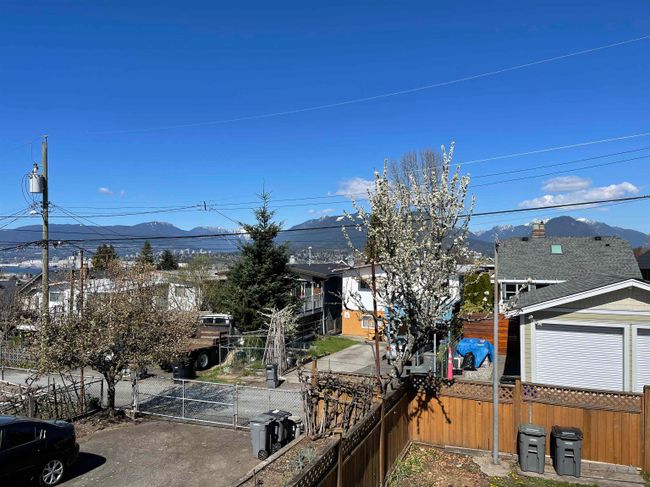 3493 Triumph Street, House other with 3 bedrooms, 2 bathrooms and 2 parking in Vancouver BC | Image 5