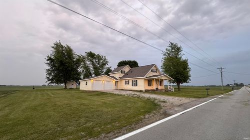 8253 900 W35, La Fontaine, IN, 46940-9602 | Card Image