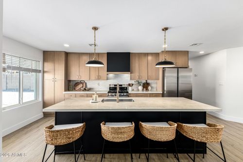 3802 E Mercer Lane, Phoenix, AZ, 85028 | Card Image