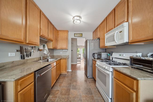 9343 Waterfall Glen Blvd, Townhouse with 3 bedrooms, 2 bathrooms and 2 parking in Darien IL | Image 11