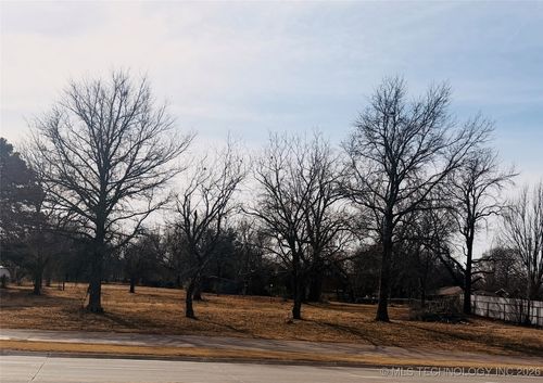 2807 Arlington St, Ada, OK, 74820-2910 | Card Image