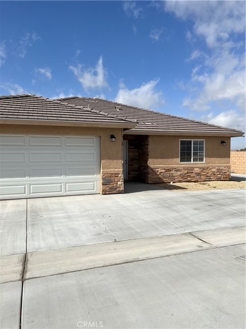 105-16550 Olive St, Hesperia, CA, 92345-6090 | Card Image