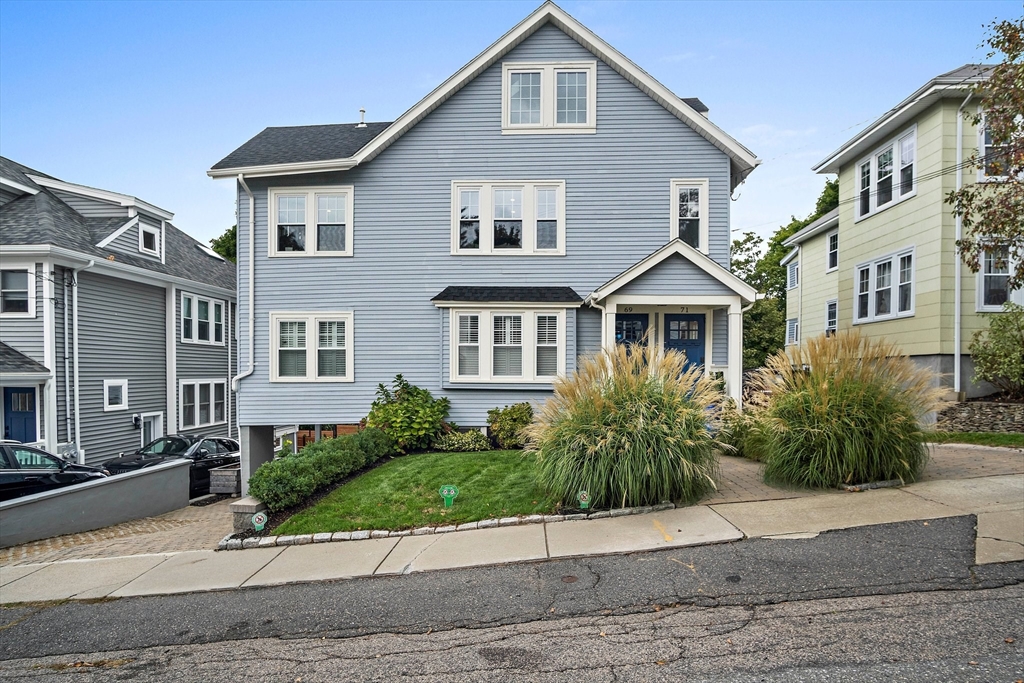 Bradford Rd, Watertown, MA 02472