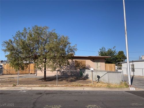 2 Colorado Way, Henderson, NV, 89015-7208 | Card Image