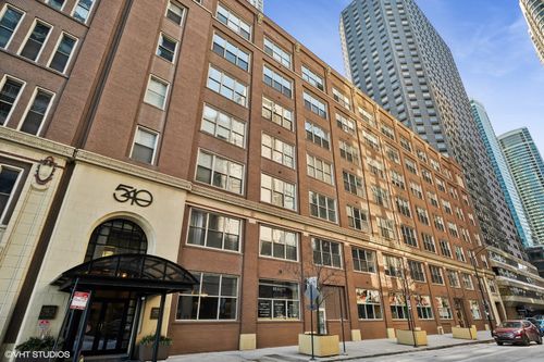 516-540 N Lake Shore Dr, Chicago, IL, 60611-3434 | Card Image