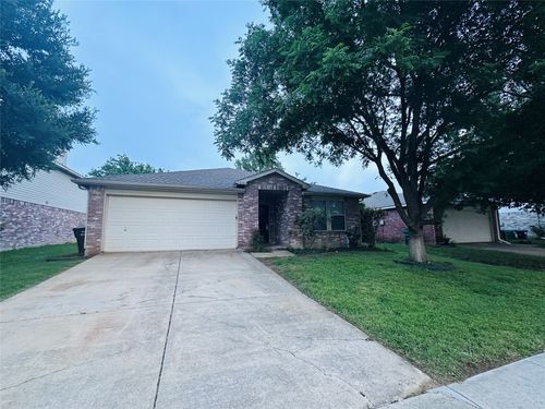 8101 Winding Stream Ln, Denton, TX, 76210-0882 | Card Image