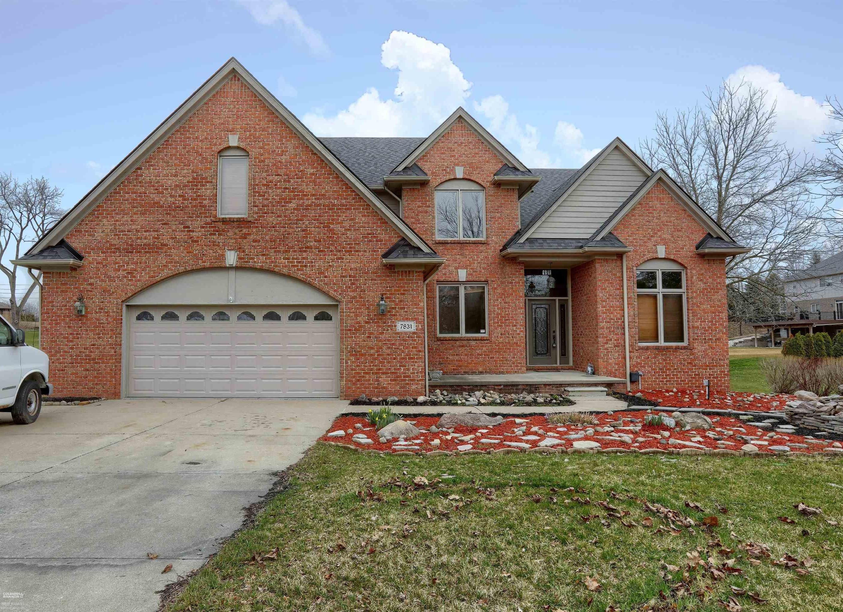 Roberta Ln, Washington, MI 48094