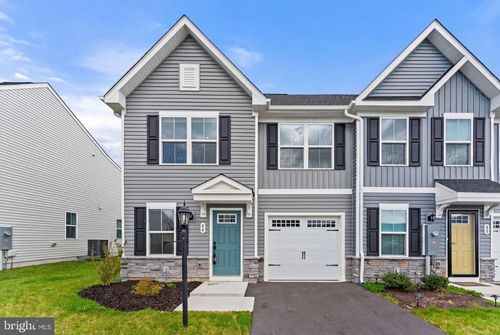 84 Dunster St, MARTINSBURG, WV, 25405-4309 | Card Image