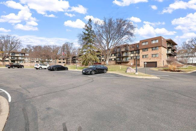 APT-208 - 205 Barry Ave S, Condo with 1 bedrooms, 1 bathrooms and null parking in Wayzata MN | Image 43
