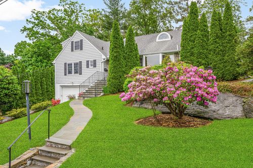 3 Briar Close Rd, Larchmont, NY, 10538-1009 | Card Image