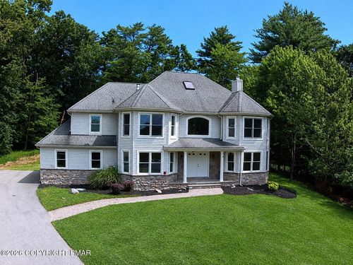 4515 Tee Dr, East Stroudsburg, PA, 18302-6727 | Card Image