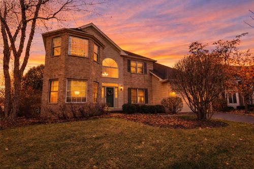 2 Margate Ct, Lake In The Hills, IL, 60156-6338 | Card Image