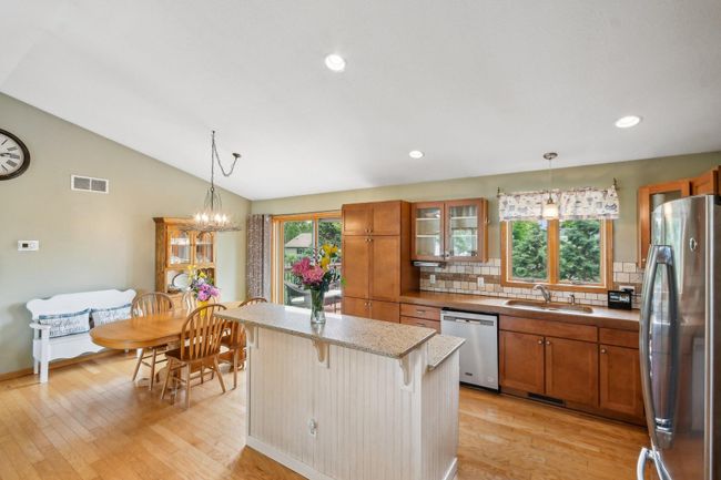 17-web-or-mls-Prairie Grass Dr-1006-015.jpg | Image 17
