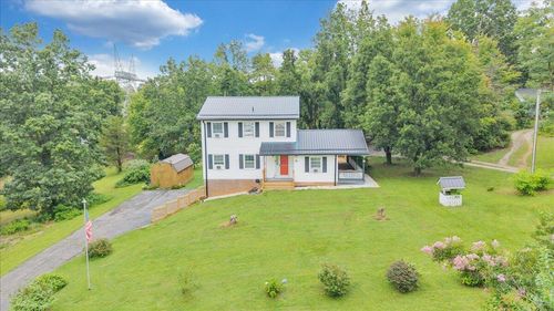281 Cherokee Hills Rd, Bassett, VA, 24055-4586 | Card Image
