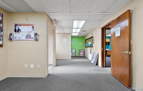 989 University Dr, Pontiac, MI, 48342-1885 | Card Image