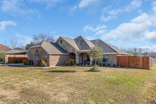 563 Lakeside Dr, Rockwall, TX, 75032-6137 | Card Image