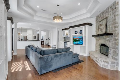 1008 Shoal Creek Ct, Fairview, TX, 75069-1986 | Card Image