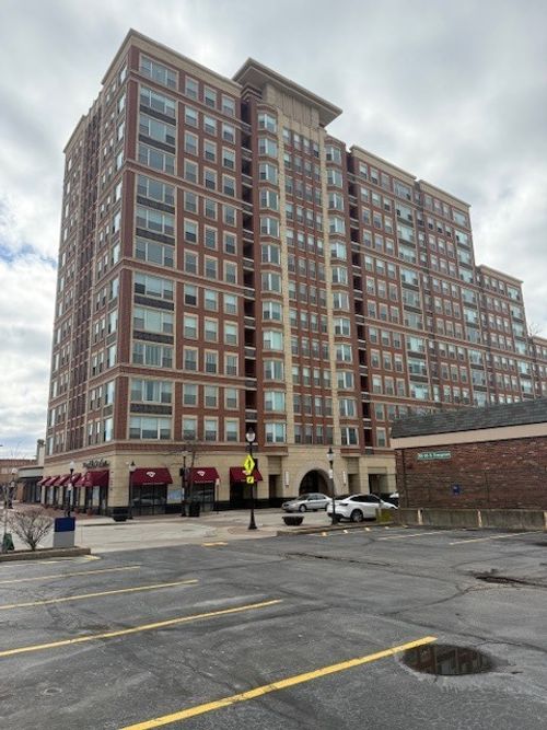 unit-801-77 S Evergreen Ave, Arlington Heights, IL, 60005-1492 | Card Image