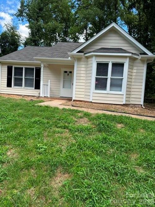 7528 Claymont Dr, Charlotte, NC, 28227-1052 | Card Image
