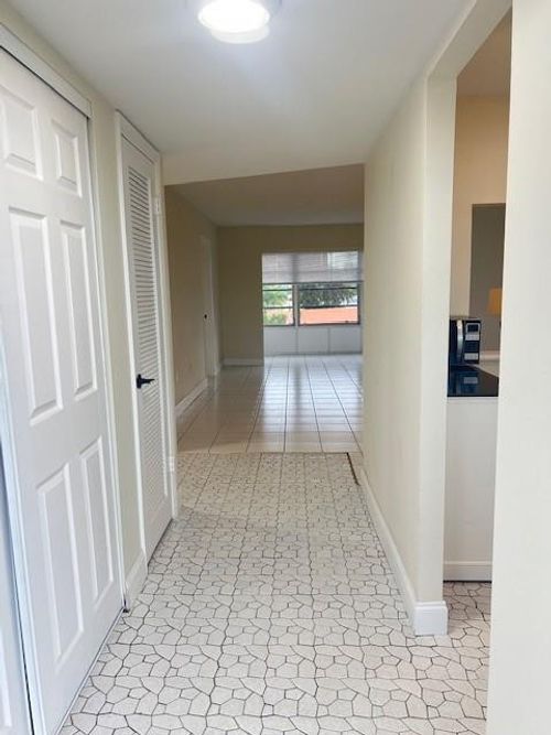 303-8515 Sunrise Lakes Blvd, Sunrise, FL, 33322-1418 | Card Image