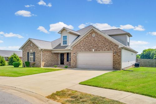 609 Summerset Pl, Hopkinsville, KY, 42240-9182 | Card Image