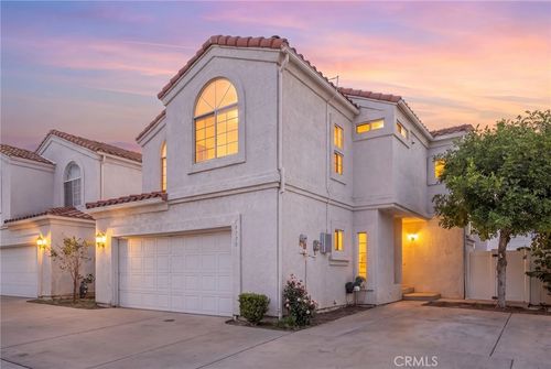 18328 Keswick St, Reseda, CA, 91335 | Card Image