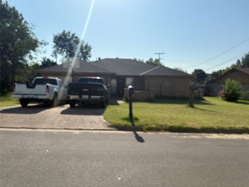 909 Cottonwood Trl, Benbrook, TX, 76126-2703 | Card Image