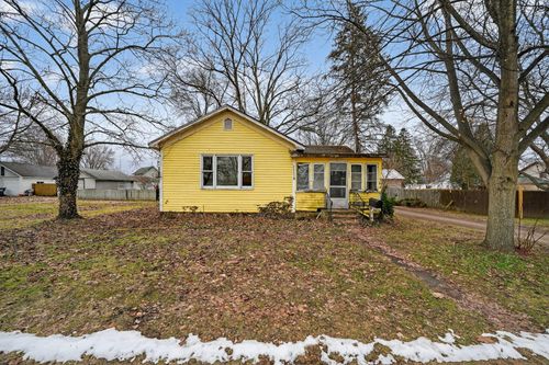 304 E Prairie Ronde Street, Dowagiac, MI, 49047 | Card Image