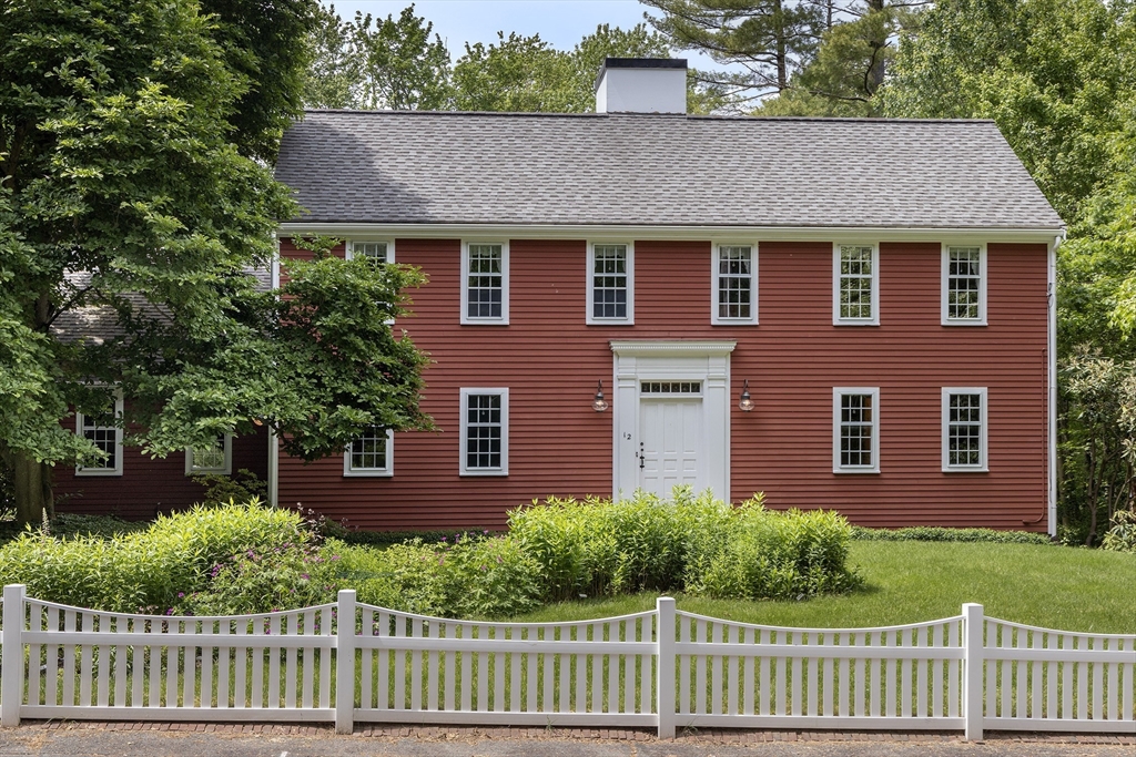 Queen Anne Ln, Hingham, MA 02043