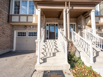 75 Bannister Cres, House attached with 3 bedrooms, 2 bathrooms and 2 parking in Brampton ON | Image 2