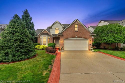47274 Hunters Park Dr, Plymouth, MI, 48170-3098 | Card Image