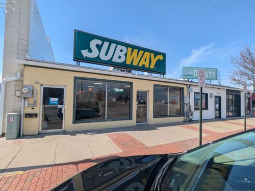 74 Jefferson St, Port Clinton, OH, 43452-1160 | Card Image