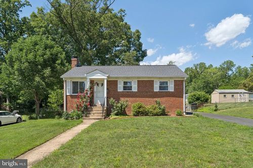 7022 Strathmore St, Falls Church, VA, 22042-2527 | Card Image