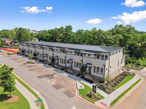 277 White St Nw, Marietta, GA, 30060-1057 | Card Image