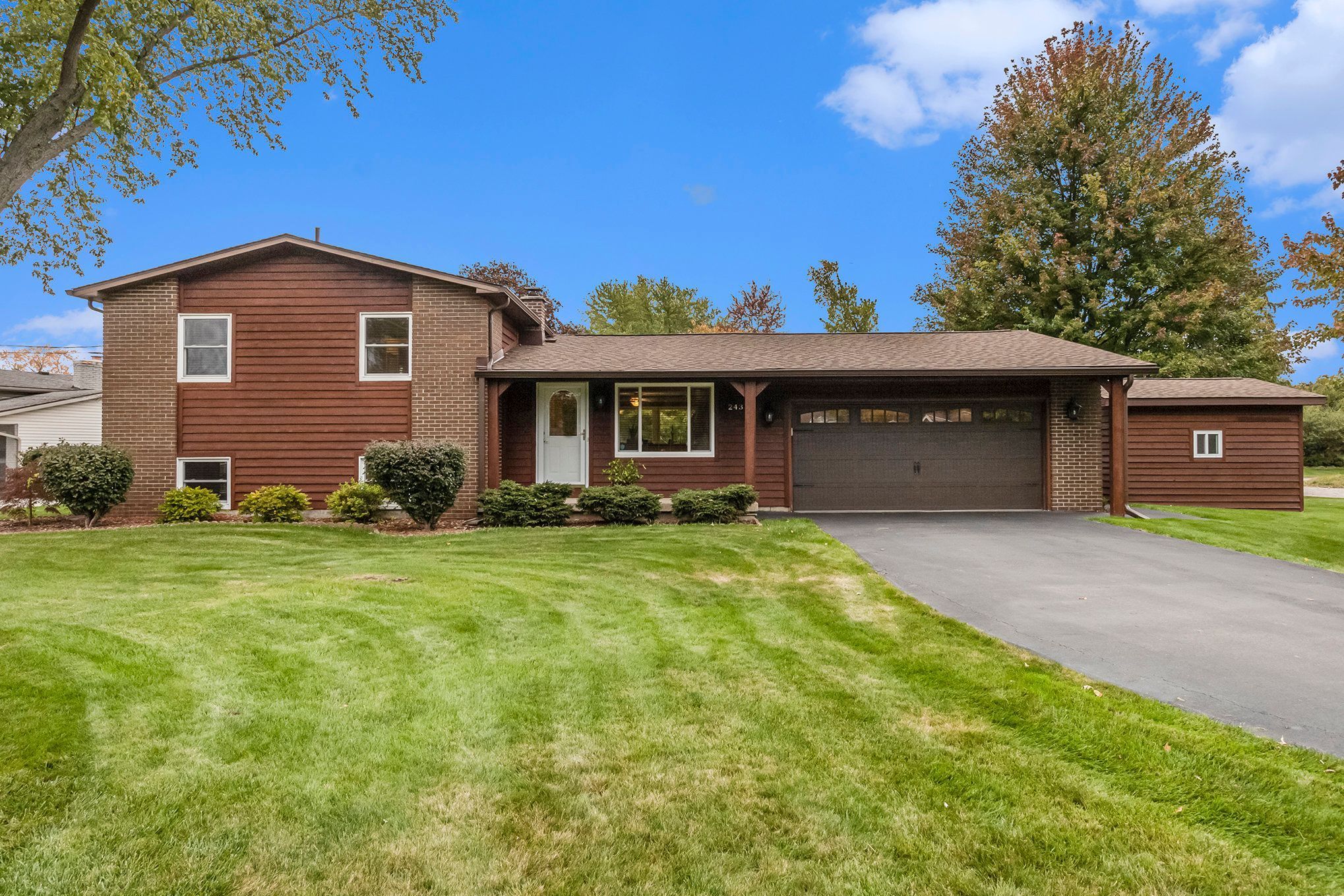 Grove Park Rd, Fenton, MI 48430