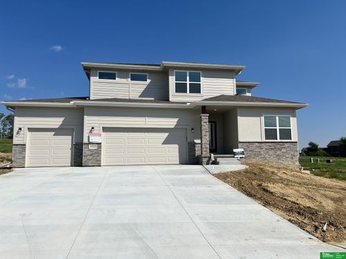 9069 N 175th St, Bennington, NE, 68007-5832 | Card Image