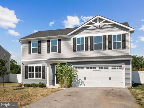 264 Switchgrass Ct, BUNKER HILL, WV, 25413-1151 | Card Image