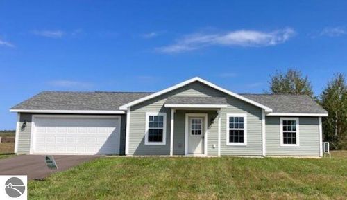 9085 Kingsfield Dr, Kingsley, MI, 49649-8709 | Card Image