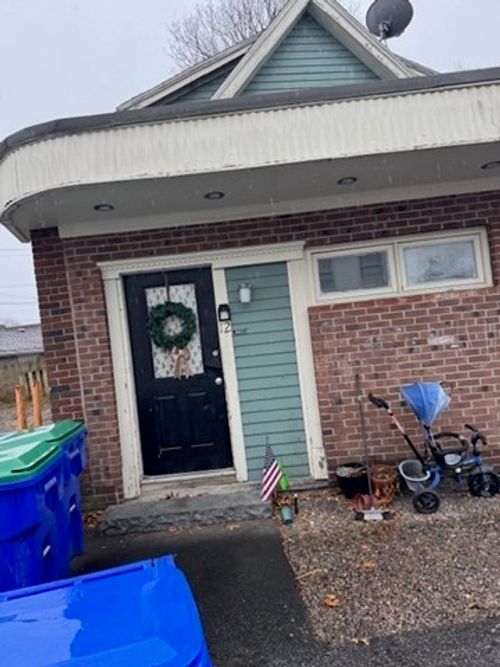 12 Linden St, Rockland, MA, 02370-2332 | Card Image