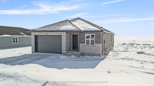 115 Victoria Ave E, Crediton, ON, N0M1M0 | Card Image