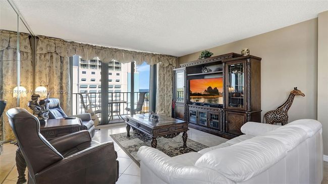 APT-907 - 322 Buchanan St, Condo with 2 bedrooms, 2 bathrooms and null parking in Hollywood FL | Image 20