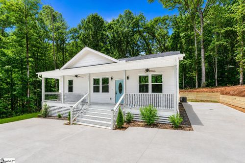 425 Tiger Ln, Westminster, SC, 29693-6234 | Card Image