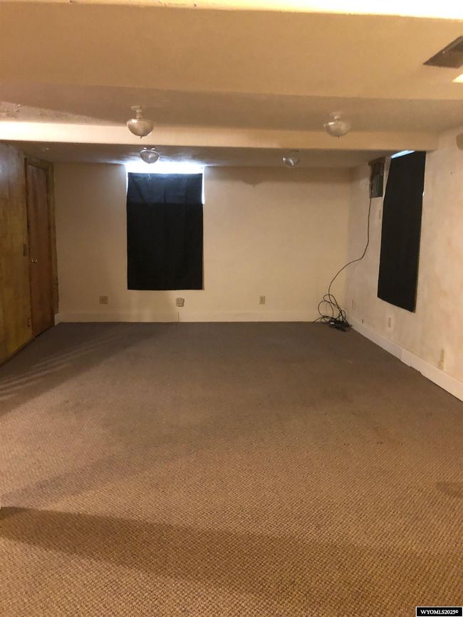 211 8 Th St, House other with 6 bedrooms, 3 bathrooms and null parking in Sinclair WY | Image 34