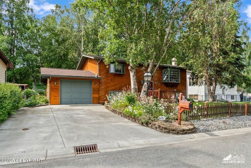 6924 Foothill Dr, Anchorage, AK, 99504-2626 | Card Image