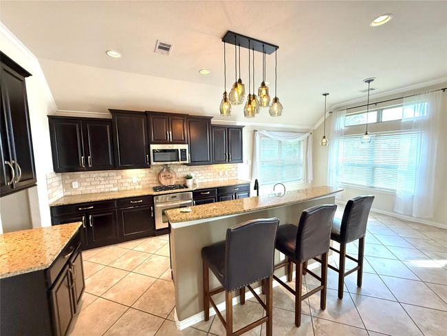 Kitchen/Breakfast Room | Image 6