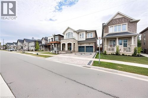 211 Granite Ridge Trail, Waterdown, ON, L8B1Z1 | Card Image
